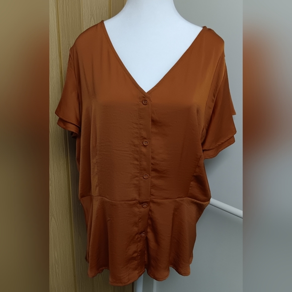 Liz Claiborne Tops - Liz Claiborne peplum top